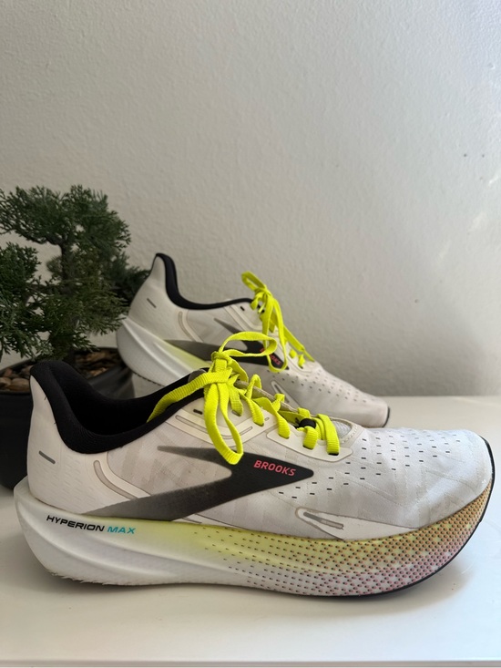 Brooks Shoes - Brooks Hyperion Max Women size 9.5 Athletic Running  - White with Neon Yellow